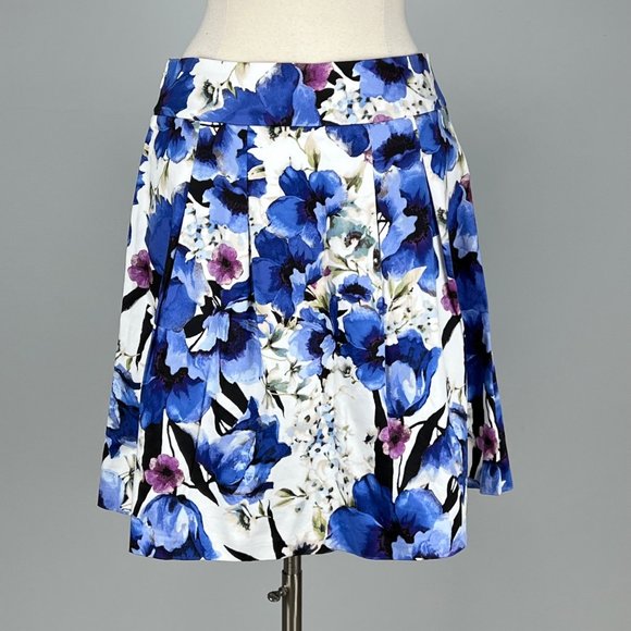 White House Black Market WHBM Blue Floral Pleated Flared Mini Skirt size 6 - Picture 4 of 7